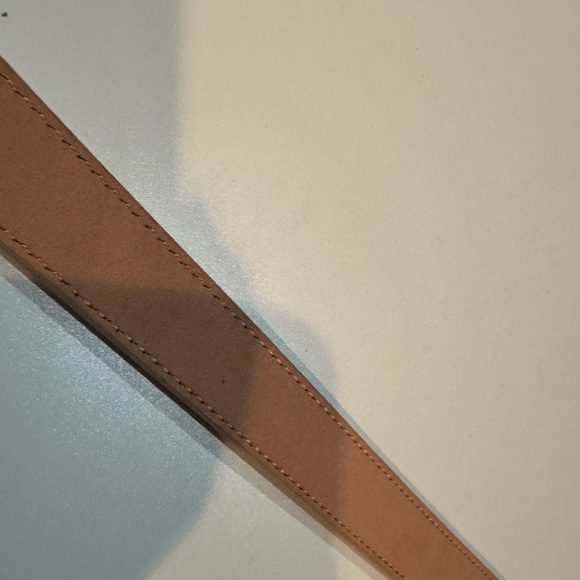 Like new women’s Louis Vuitton Belt Double sided Cream and Tan 90/36 41” long - Picture 4 of 9